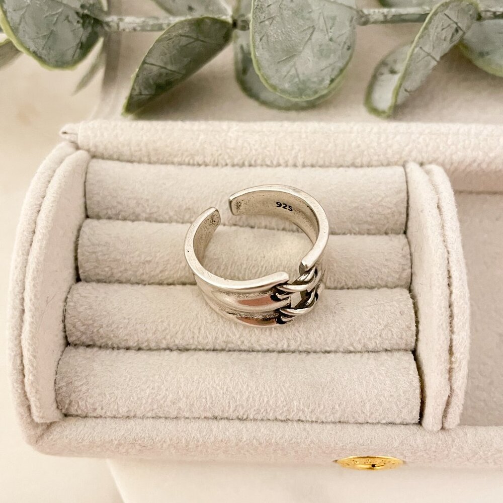 925 Sterling Silver Lace Up Ring Criss Cross Ring Modern Minimalist Ring Band - Picture 5 of 9